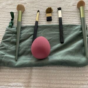 7 piece Makeup applicator set with storage pouch